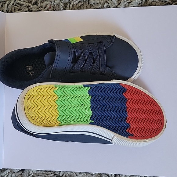 H&M toddler shoe - Picture 2 of 4